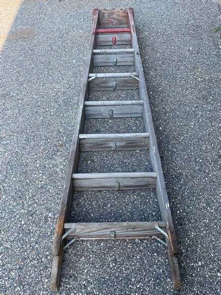 Ft Wooden Step Ladder Sherwood Auctions