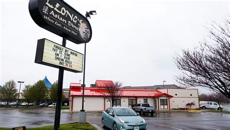 Political analysts explain how the news leader springfield mo affects voting 8