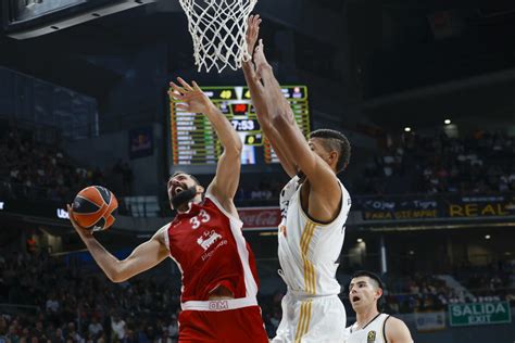 Eurolega L Olimpia Milano Batte Baskonia Vince Anche La Virtus