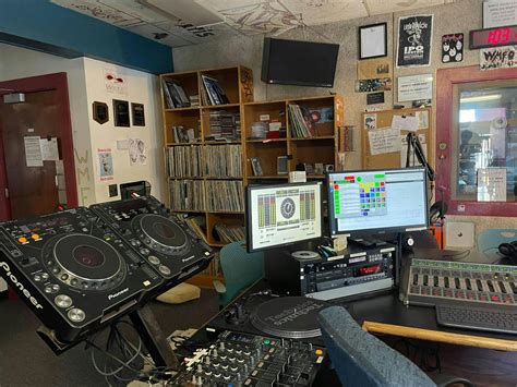 wmfo keeping  freeform   years  tufts daily