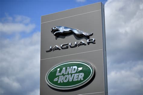 Esta corporação é proprietária da Jaguar e Land Rover Moyens I O