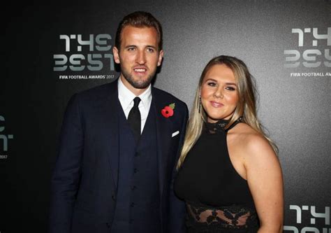 Harry Kane Wedding Date - Tottenham Hotspur Harry Kane 18/19 Collector ...