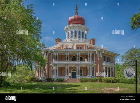 Longwood antebellum mansion, plantation home in Natchez, Mississippi ...