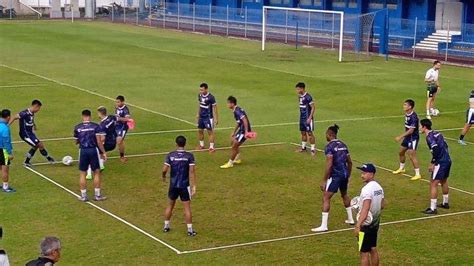 Ini Cara Luis Milla Latih Pemain Persib Bandung Main Tiki Taka