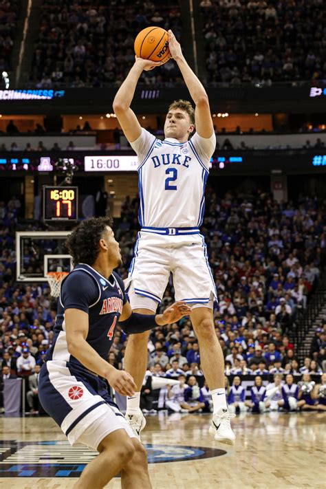 'One of the best performances ever' - Cooper Flagg makes March Madness