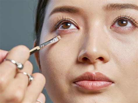 How To Conceal Under Eye Bags And Dark Circles