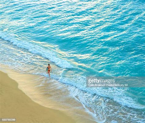 Surfboard Isolated Beach Fotografías E Imágenes De Stock Getty Images