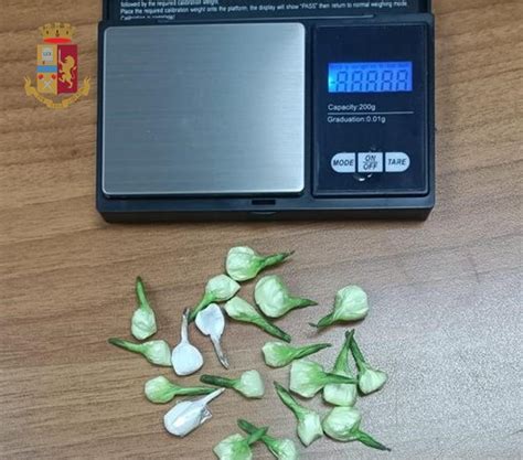 Cocaina Negli Slip Enne Arrestato Dalla Polizia Di Stato Questura