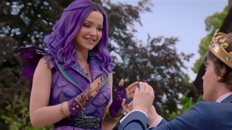 Descendants 3 - Ben Proposes To Mal | Clip #3 - YouTube