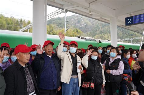 龙泉市迎来“乘着高铁游龙泉”千人团首发团 民生 丽水网 丽水新闻综合门户网站