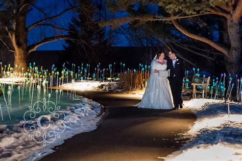 MN Landscape Arboretum Winter Wedding Photos