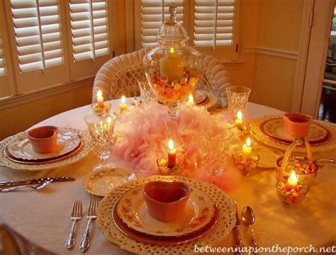 3 Valentine’s Day Table Settings & Tablescapes