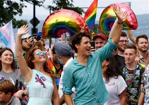 Justin Trudeau Becomes First Canadian Pm To March In Vancouver Pride Parade Watch Attitude