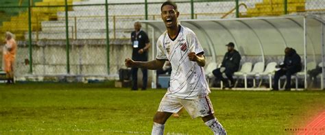 Athletico Paranaense Site Oficial Piazada vence o Grêmio de virada