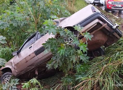 Carro Capota No Contorno Sul E Motorista é Ejetado