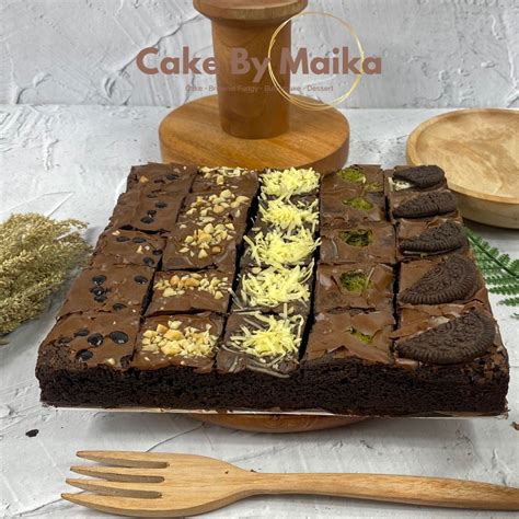 Order Online Cake By Maika Brownies Fudgy Box Brownies Panggang