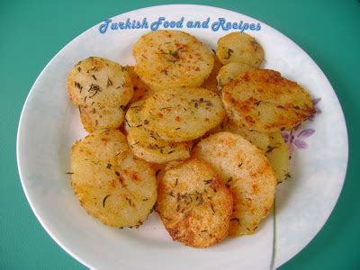 turkish food recipes shallow fried spicy potatoes baharatli patates