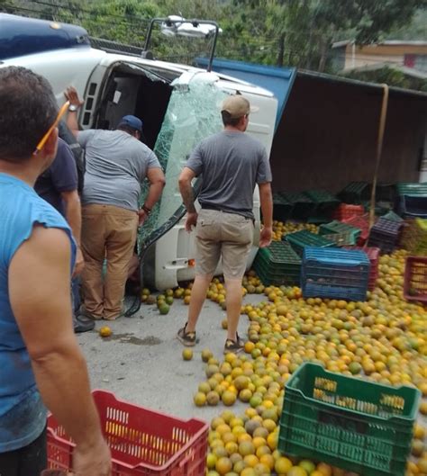 Video Cami N Que Transportaba Naranjas Volc Aparatosamente En Acosta