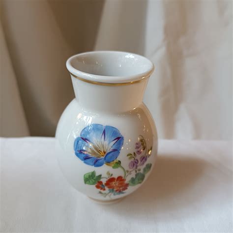 Petit Vase En Porcelaine Meissen Fin Xixe Fleur Bleue Volubilis