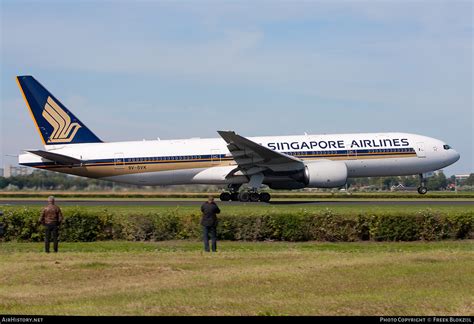 Aircraft Photo Of V Svk Boeing Er Singapore Airlines