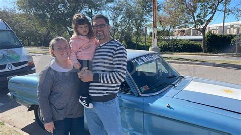 Una Familia Que Recorre El Mundo En Su Falcon Pas Por La Ciudad De