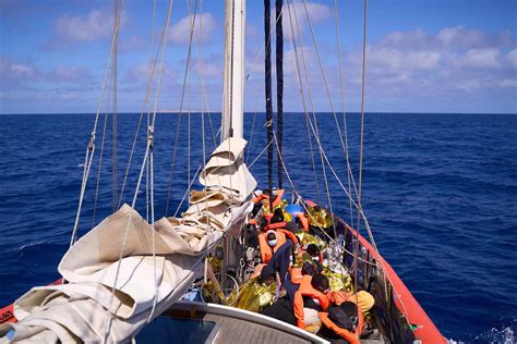 Segelboot Nadir Rettet Menschen In Seenot Resqship