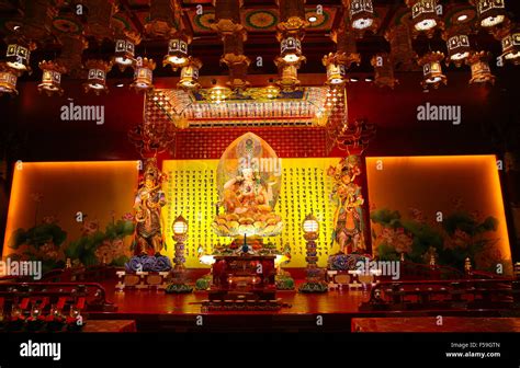 Buddha Tooth Relic Temple Singapore Stock Photo - Alamy