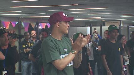 Thiago Silva Recebido Festa Por Torcedores Do Fluminense Jogar