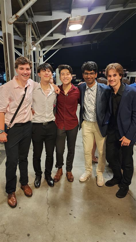 do i pass in these? im in pink shirt on left- and it so are they ig worthy? : r/FtMpassing