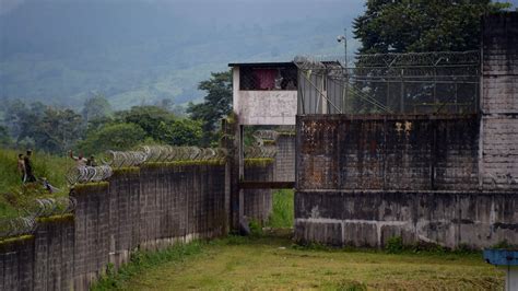 Ecuador Mehrere Tote bei Kämpfen in Gefängnis tagesschau de