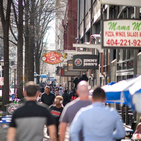Dining | Broad Street Boardwalk | Downtown Atlanta, GA