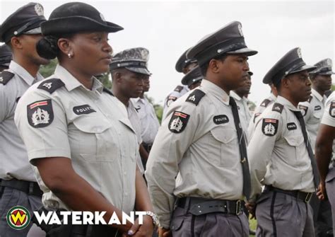 Surinaamse Politie Gooit Beloningssysteem Voor Ambtenaren Overboord