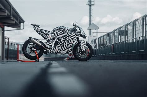 Ktm Rc R Il Prototipo Della Nuova Moto Supersportiva