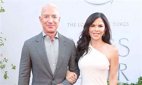 Jeff Bezos engaged to girlfriend Lauren Sanchez - Vanguard News