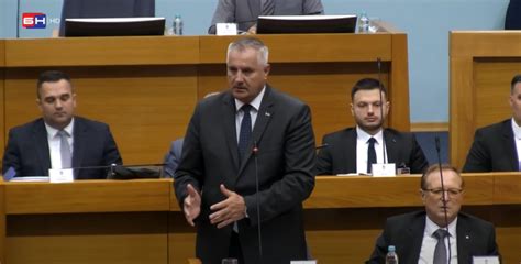 Višković odgovorio na pitanje o nestanku male Sare BN