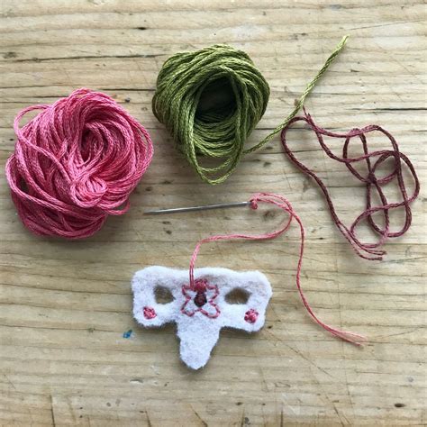 free sewing tutorial: floral uterus pin – kata golda handmade