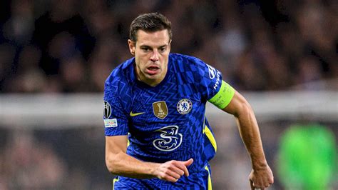 Download César Azpilicueta Rushing Wallpaper