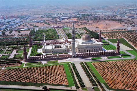 جامع السلطان قابوس الاكبر في عمان المرسال