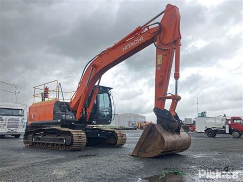 Used 2018 Hitachi 2018 Hitachi ZX210LC 5B Excavator Steel Tracked