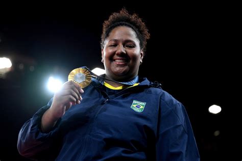 Beatriz Souza conquista primeiro ouro para o Brasil nas Olimpíadas de