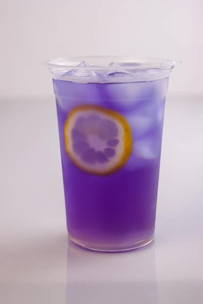 Premium Photo Es Teh Bunga Telang Lemon Or Ice Lemon Butterfly Pea