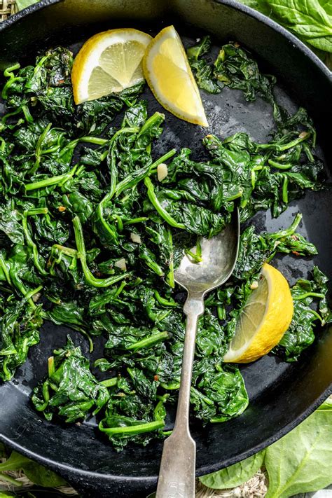 Turnip Nutrition (Carbs, Calories & Health Benefits)