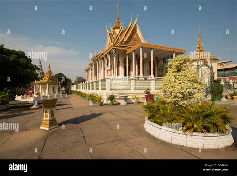 Wat Preah Keo Morakot Silver Pagoda Temple Of The Emerald Buddha