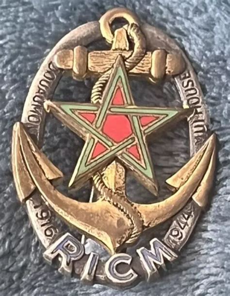 INSIGNE MILITAIRE DRAGO Régiment d infanterie Chars de Marine 1916 1944