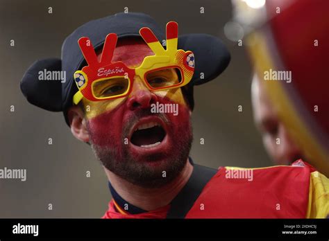 Tifosi Di Spagna Durante La Partita Uefa Euro Di Gruppo B Tra