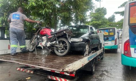 Motociclista é flagrado dirigindo na contramão em Bangu Super Rádio Tupi