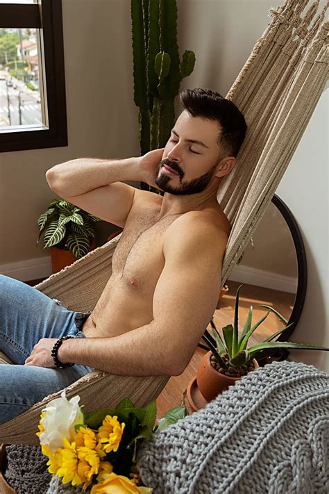 Hot Massage Tantric Nuru Brazilian Masseur In Dubai