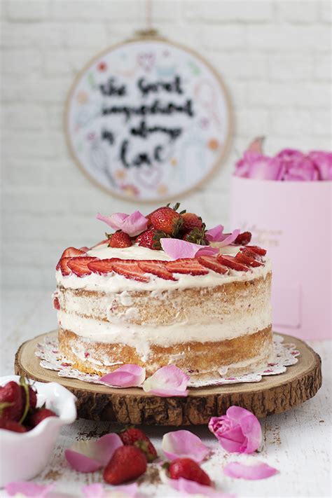 Van Lyali Lekl Naked Cake Damy S Kitchen