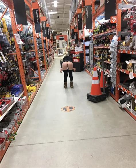 FLASHING My Pussy In HOME DEPOT Scrolller