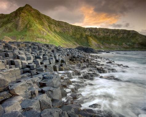 Квадратные камни у моря обои для рабочего стола, картинки, фото, 1280x1024.